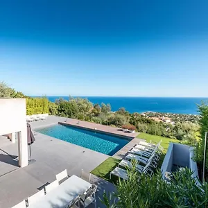 Vue Panoramique Sur La Baie De St Tropez Villa